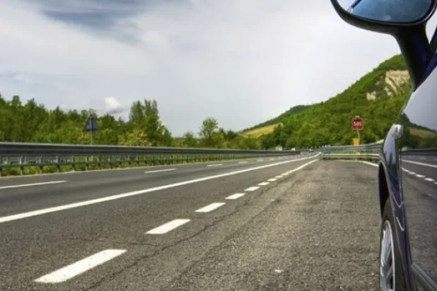 İngiltere'de 2030'da benzinli ve dizel araçlar yasaklanacak