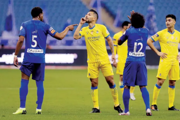 مواجهة الديربي شهدت أحداثاً جانبية بين عناصر من الفريقين (تصوير: مشعل القدير)