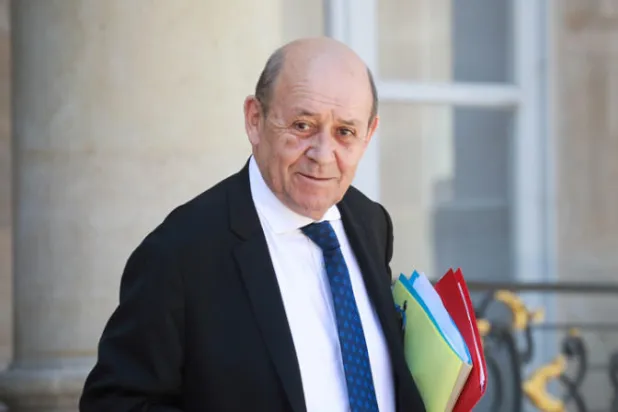 لودريان لـ«الشرق الأوسط»: دولٌ  تريد بالتحكم بمسلمينا