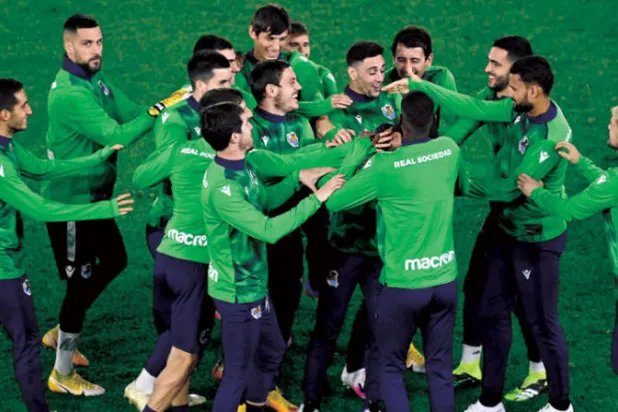 الدوري الإسباني في انتظار قمة غير تقليدية بين سوسيداد وفياريال