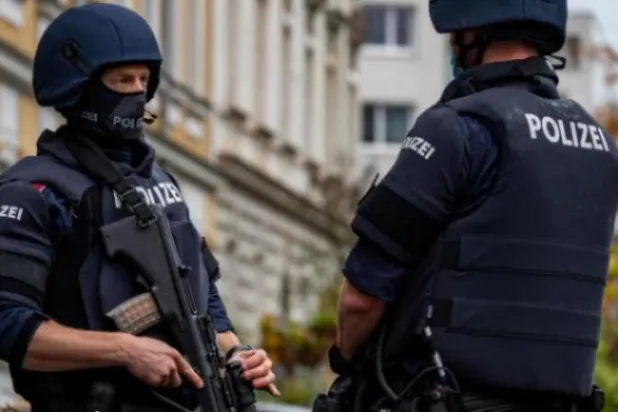 الشرطة النمساوية تعزز حراسة أماكن العبادة على خلفية هجوم فيينا