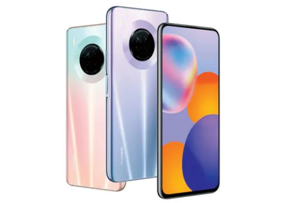 حصة «هواوي» من سوق الهواتف العالمية قد تتراجع إلى 4% في 2021