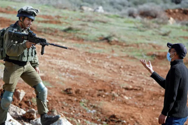مستوطن يحاول إحراق كنيسة بالقدس... ومقتل فتى في الضفة