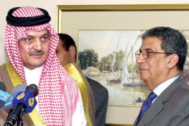 Amr Musa, eski Suudi Arabistan Dışişleri Bakanı Prens Suud el-Faysal ile