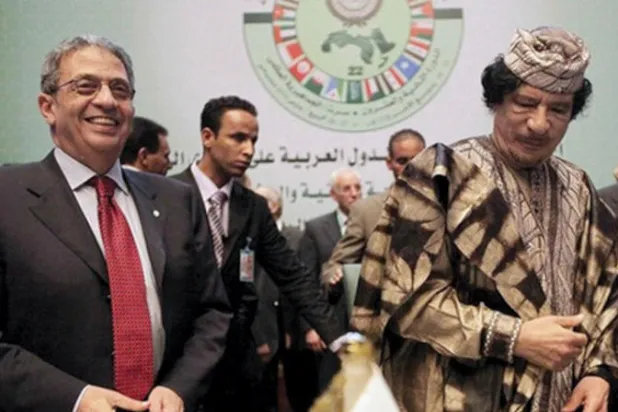 موسى والقذافي في قمة سرت عام 2010