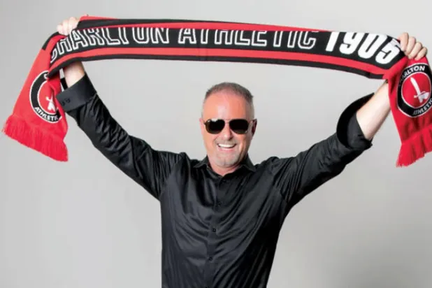 ساندغارد... {رجل خارق} يسعى لإعادة تشارلتون إلى مكانته