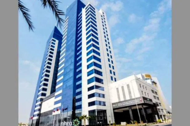 البحرين تجيز لقاحاً صينياً والكويت ترخص لـ«فايزر»