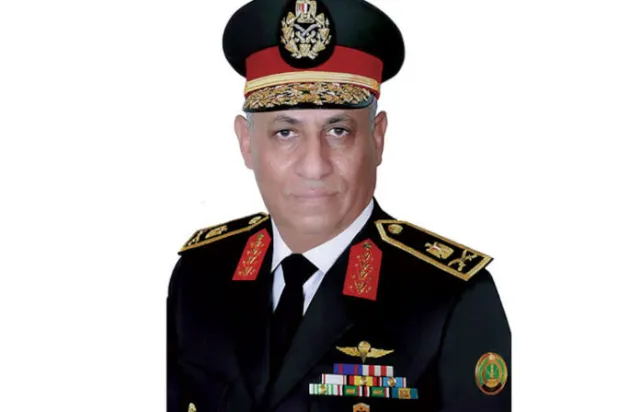 السيسي يعيّن قائداً جديداً  لقوات الدفاع الجوي في مصر