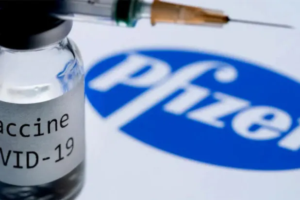 ملك البحرين يتلقى اللقاح