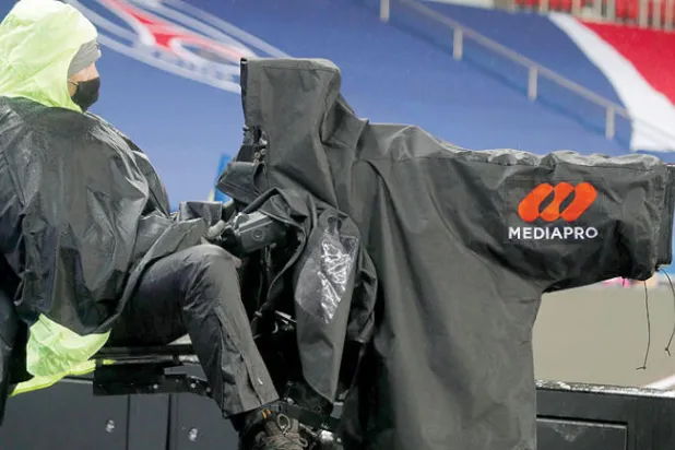 انهيار صفقة البث التلفزيوني يهدد مستقبل الأندية الفرنسية مالياً