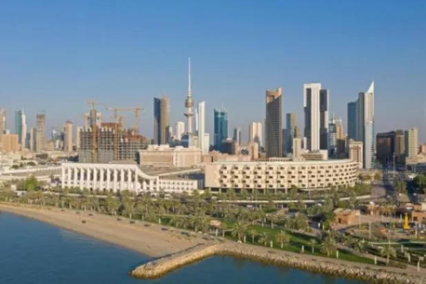 Kuveyt mutasyona uğramış koronavirüs nedeniyle sınırları kapattı ve ticari uçuşları askıya aldı