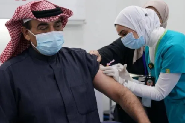 Kuveyt aşılama kampanyasına Başbakan ile başladı