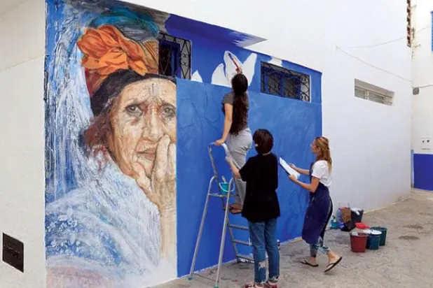 كتّاب وفنانون مغاربة تعاطوا مع الأزمة بصيغ متعددة... ومنهم من قتلته الجائحة