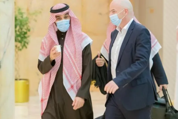 وزیر ورزش سعودی و رئیس فیفا آینده فوتبال سعودی را بررسی کردند