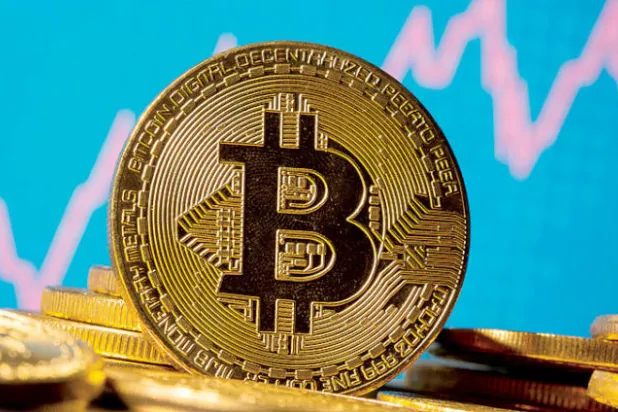 عملة «بتكوين»  تتجاوز 35 ألف دولار