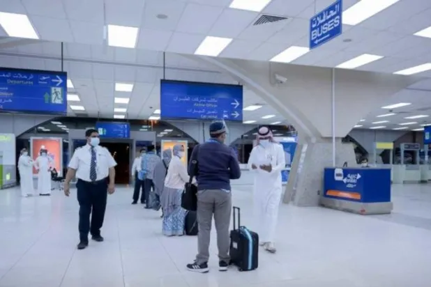 وصول فوج من معتمري إندونيسيا إلى جدة