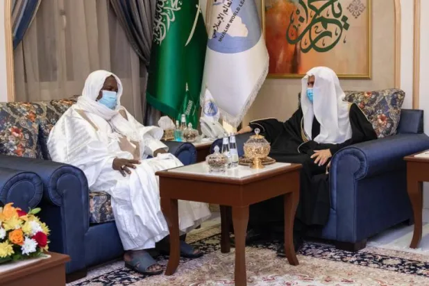 العيسى يلتقي المنسق العام لتجمع أهل السنة والجماعة في مالي