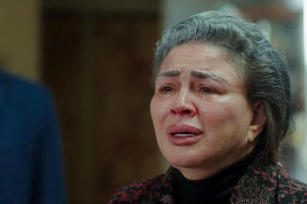 إلهام شاهين في لقطة من فيلم «حظر تجول»