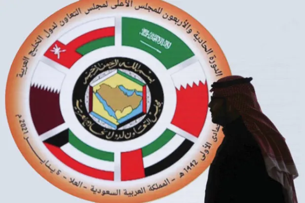 «كفاءات الحكومات» تعبر باقتصادات الخليج لمرفأ الأمان