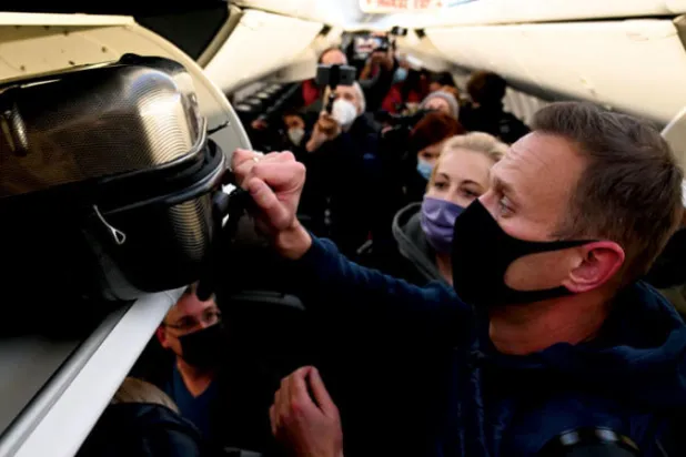 السلطات الروسية تعتقل نافالني فور عودته إلى موسكو