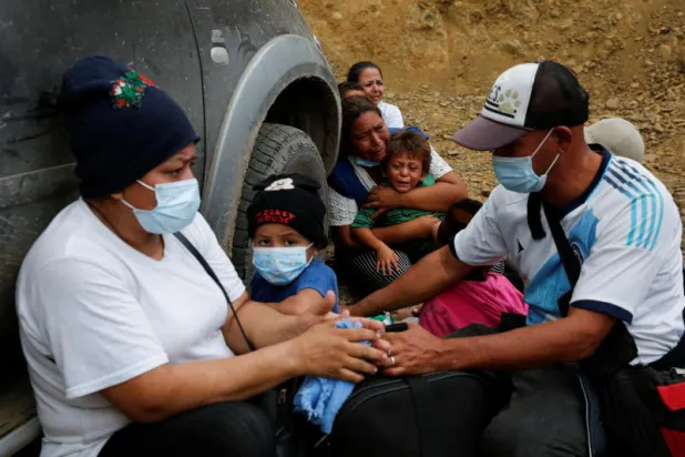 آلاف من المهاجرين الهندوراسيين عالقون في غواتيمالا