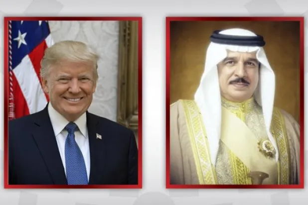 Trump, Bahreyn Kralı'na liyakat madalyası verdi