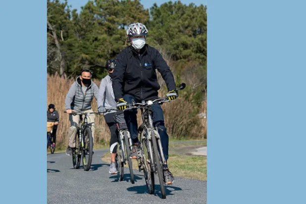 دراجة بايدن تربك البيت الأبيض