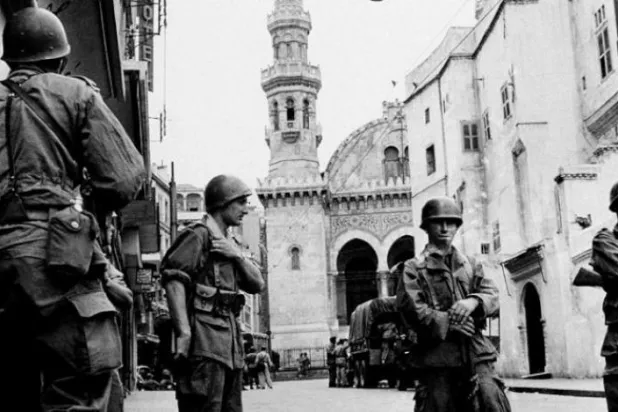 Fransa, özür dilemeden Cezayir'in sömürgeleştirilmesi defterini kapatmak istiyor