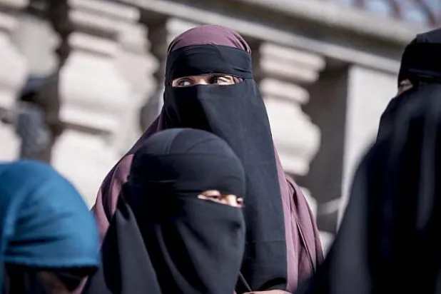 63% من السويسريين يؤيدون مبادرة «حظر النقاب»