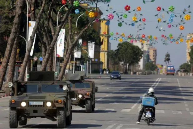 ألبانيا تطرد دبلوماسياً روسياً لانتهاكه قيود «كورونا»