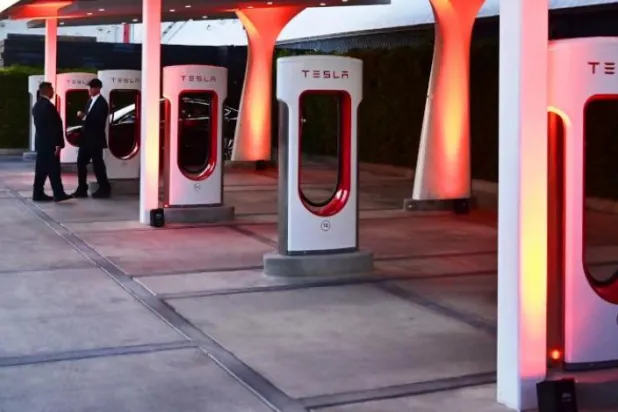 Tesla bir çalışanını ‘işe başladığının ilk haftasında 26 bin gizli dosyayı çaldığı’ suçlamasıyla dava etti 