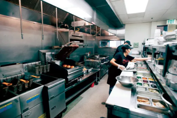 المطابخ الأشباح تشهد تزايداً في الطلب مع استمرار الإغلاق في المدن الأميركية (نيويورك تايمز)