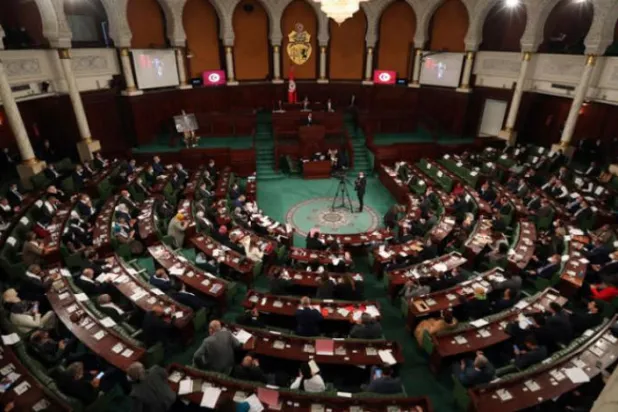 تیونس میں آئینی بحران کے اشارے