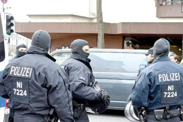 توقيف ثلاثة أشقاء سوريين في ألمانيا والدنمارك بشبهة التحضير لهجوم إرهابي