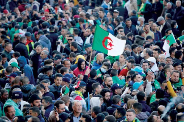 مظاهرات حاشدة في شرق الجزائر للمطالبة بـ«رحيل النظام»