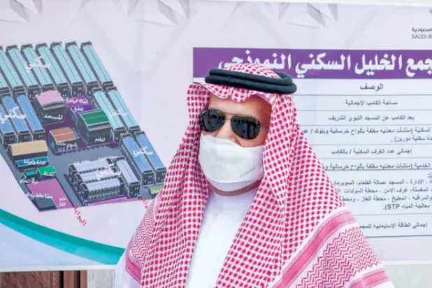 الأمير فيصل بن سلمان لدى تدشينه المقر النموذجي الأول في المدينة المنورة (واس)