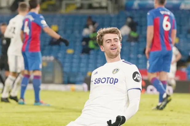 باتريك بامفورد... مهاجم تألق عندما وجد «الأستاذ» المناسب