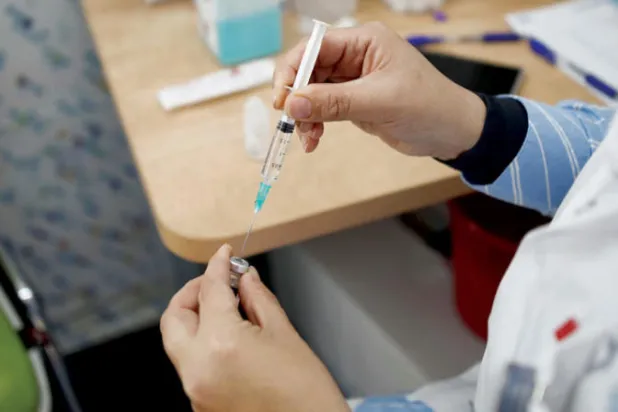 1 % من سكان العالم تلقوا اللقاح... والجرعات لا تعكس عدد الأشخاص