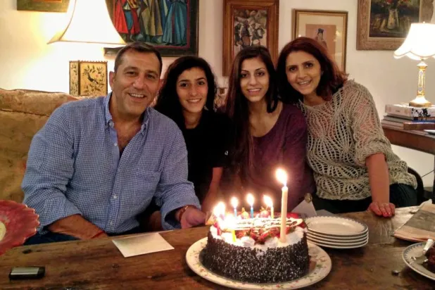 العودة إلى طهران... قرار قلب حياة أسرة أميركية إيرانية رأساً على عقب