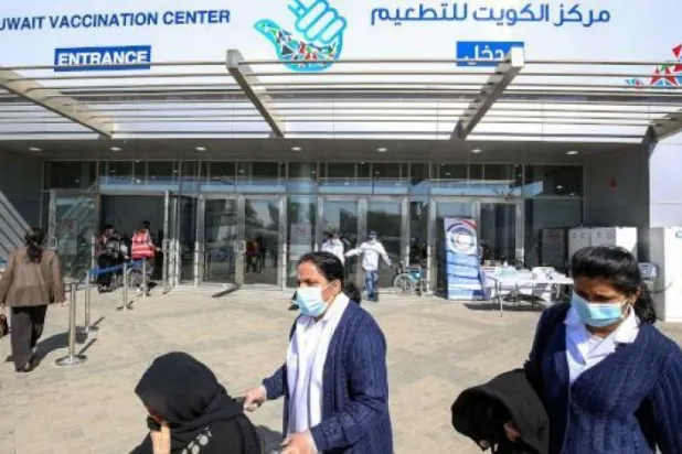 Kuveyt: Uçuş yasağı olan ülkelerden gelip otel karantinasına alınan yolcular otel masraflarını kendileri karşılayacak   