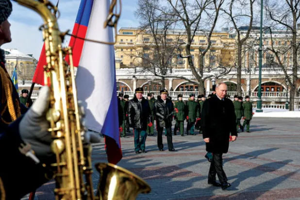 روسيا تستعيد أمجاد الجيش السوفياتي في يوم «حماة الوطن»