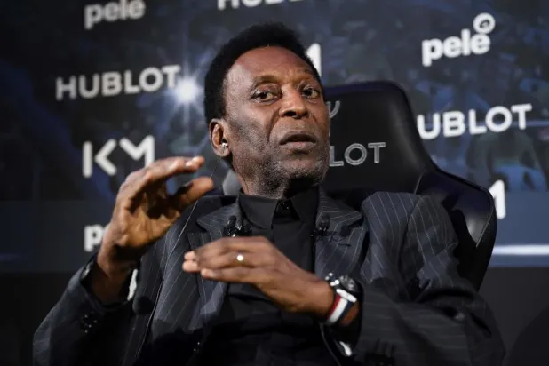 «بيليه»... وثائقي على «نتفليكس» يغوص في حياة أسطورة كرة القدم