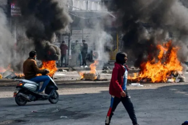 پنجمین روز اعتراضات در ناصریه؛ آتش زدن ساختمان استانداری وافزایش شمار قربانیان