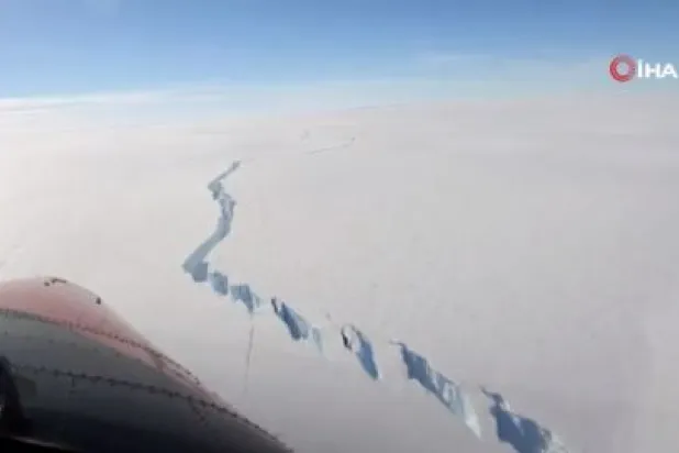 Antarktika’da bin 270 kilometrekarelik buz kütlesi koptu