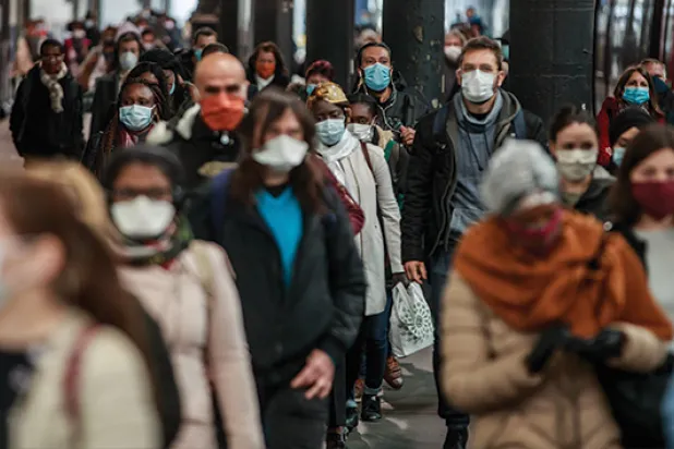 Fransa'da son 24 saatte 23 bin 996 yeni vaka