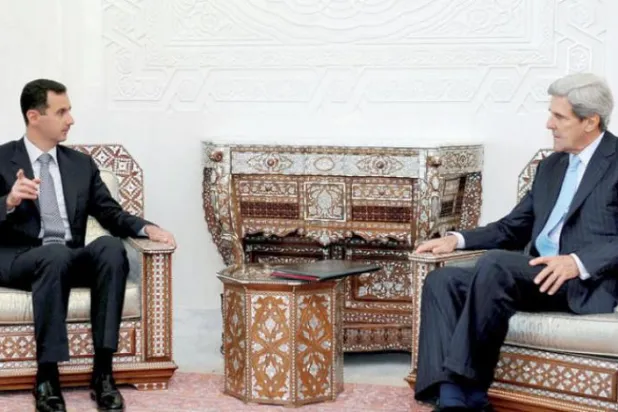 Suriye Devlet Başkanı Beşşar Esed’in, 8 Kasım 2010'da John Kerry ile ABD Senatosu Dış İlişkiler Komitesi Başkanı iken yaptığı görüşmeden bir kare (AP)