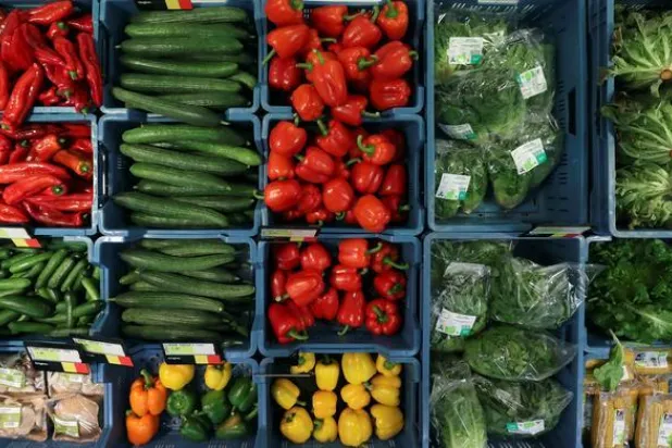 دراسة تحدد كمية الفواكه والخضراوات اللازم تناولها يومياً لإطالة العمر