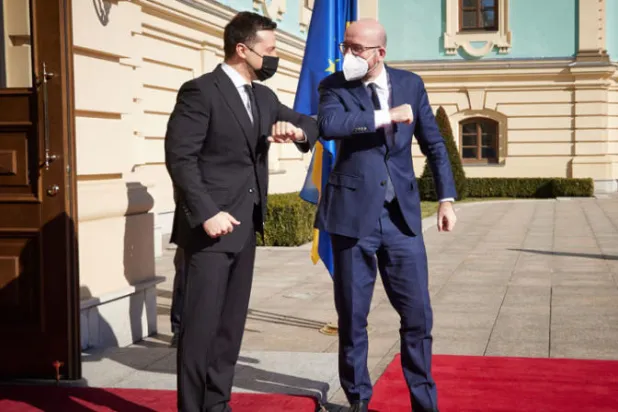 كييف تطلب مساعدة الغرب مع تجدد القتال ضد الموالين لموسكو