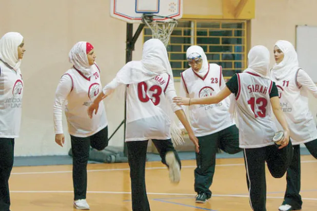 لينا المعينا مؤسسة أول فريق نسائي سعودي لكرة السلة