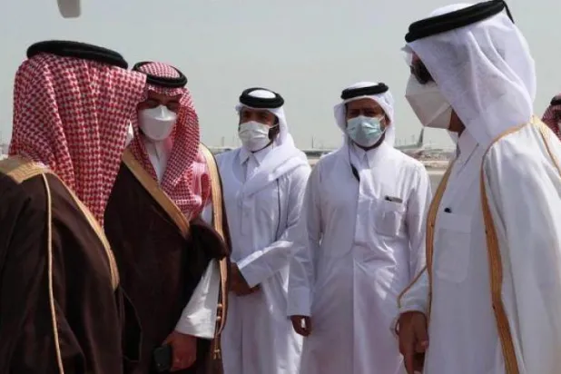 Suudi Arabistan Dışişleri Bakanı’nın Doha’ya varış anı (SPA)